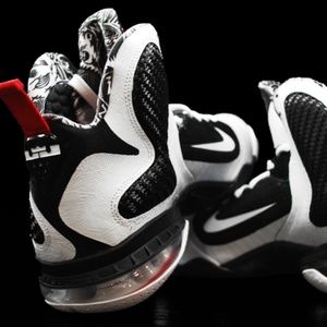 Nike LeBron 9 "Freegums"